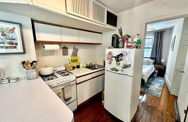 13 Charter St.