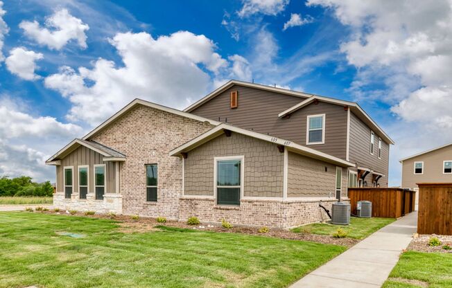 GORGEOUS 2 BEDROOM FOUR PLEX LOCATED IN MIDLOTHIAN ISD!