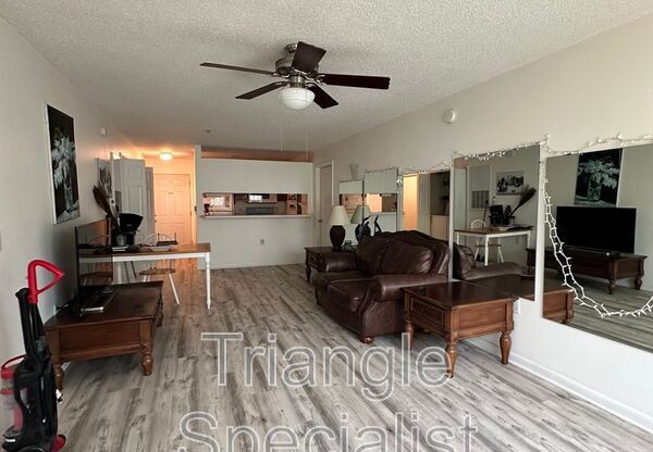 1420 Collegiate Cir
