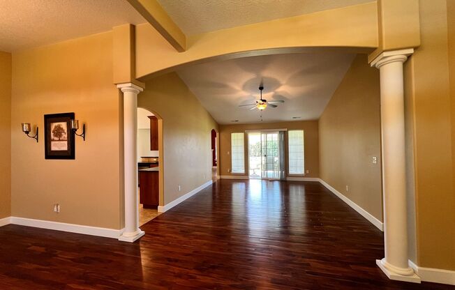 Well Maintained Home in Pelican Point Community!