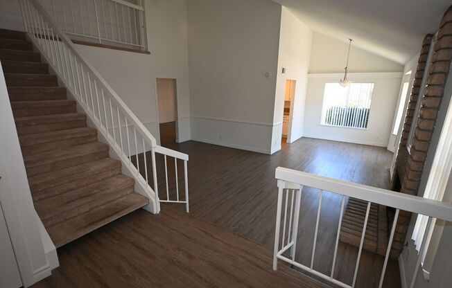 Woodbridge recent remodeled 2 story 3 bedroom 2.5 bath