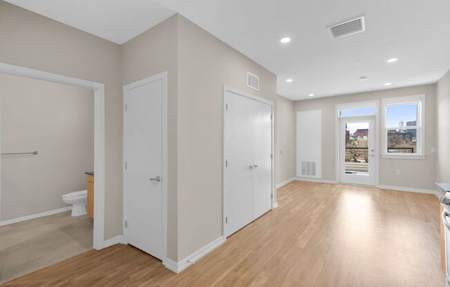 1 bed, 1 bath, 614 sqft, $2,160, Unit 521