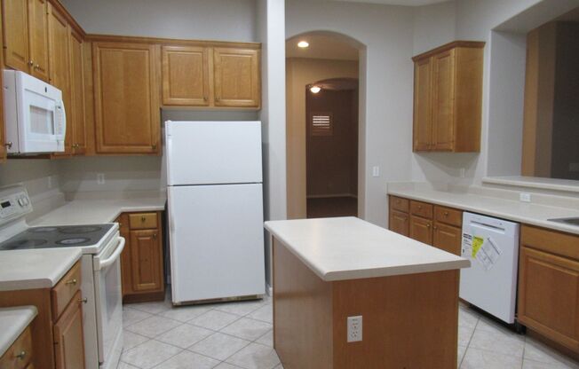 Nice 2 Bedroom / 2 Bath + Bonus Room Home in Chandler Gated Community!