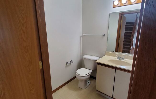 2 beds, 1.5 baths, 950 sqft, $1,434, Unit 5811-2A