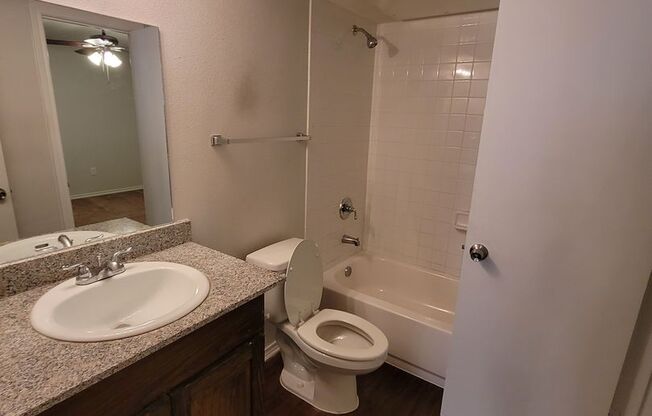 2 beds, 1 bath, $1,195
