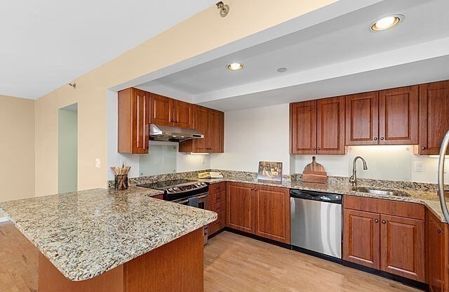 1 bed, 1 bath, 854 sqft, $3,500, Unit 428