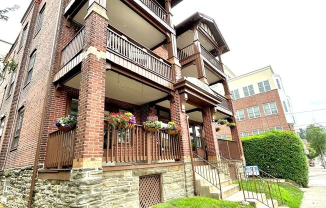 1 bed, 1 bath, 1,100 sqft, $1,900, Unit 7C