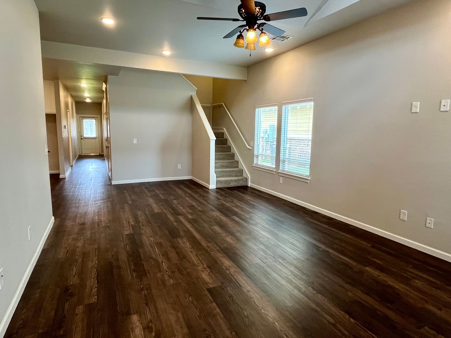 Large 3 Bed, 2 Bath in Beautifully Well-Maintained Neighborhood