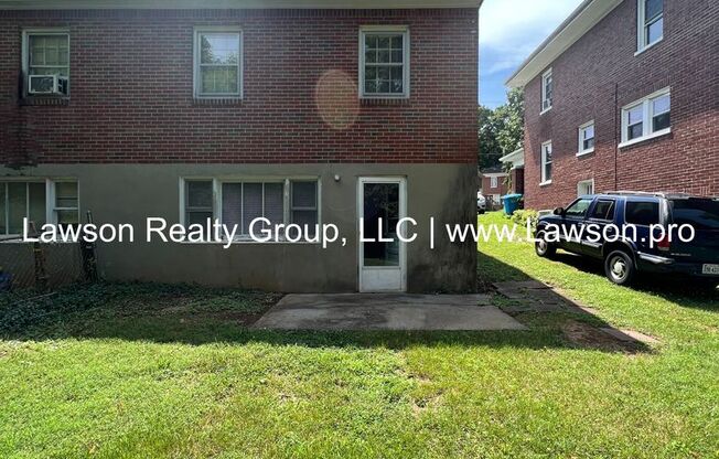 2 beds, 1 bath, 1,280 sqft, $1,075, Unit Forest Hill 338