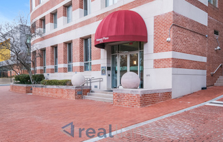 1275 25TH ST NW #803