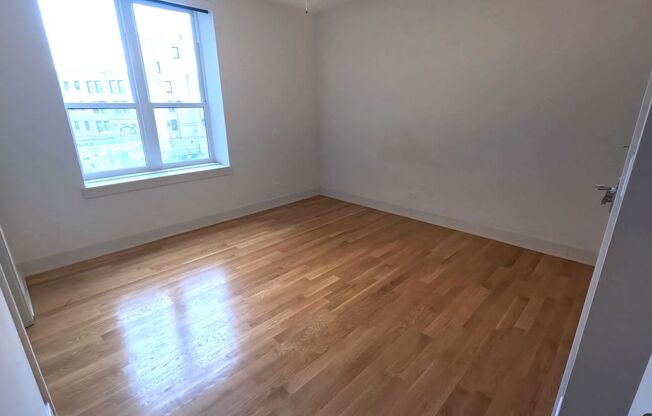 3 beds, 2 baths, 1,100 sqft, $3,295, Unit 2740-308