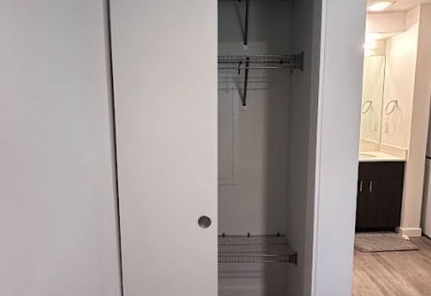 1 bed, 1 bath, 346 sqft, $1,795, Unit 405
