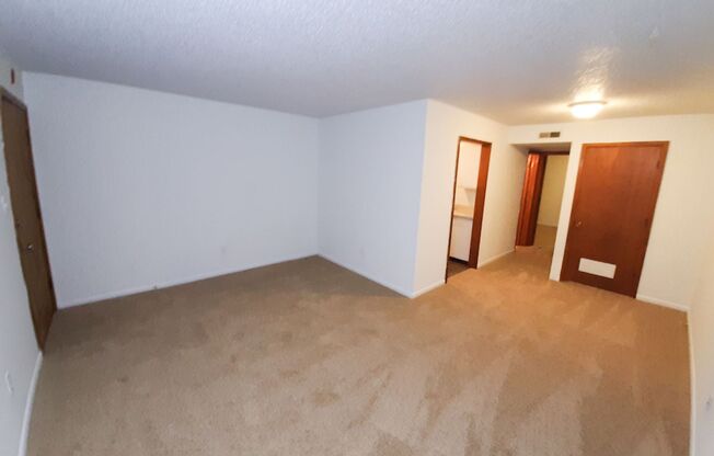 Studio, 1 bath, $795, Unit 6