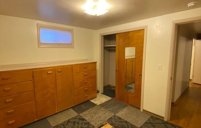 1 bed, 1 bath, 650 sqft, $975, Unit 4