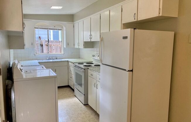 Large Backyard, Close to CSU!