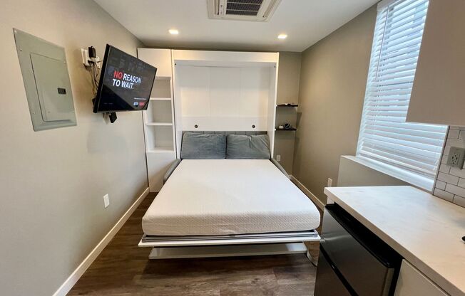 Studio, 1 bath, 232 sqft, $1,895, Unit 435-206
