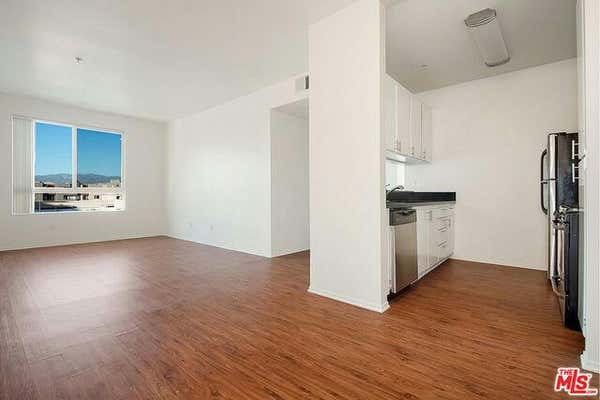 Studio, 1 bath, 425 sqft, $1,969, Unit 402