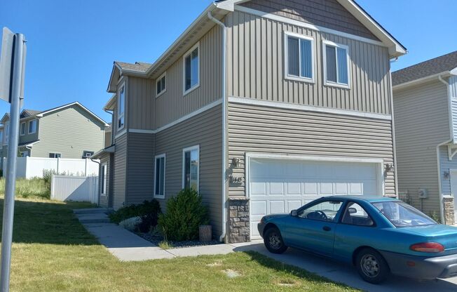 Stylish Comfort in the Heart of Pullman