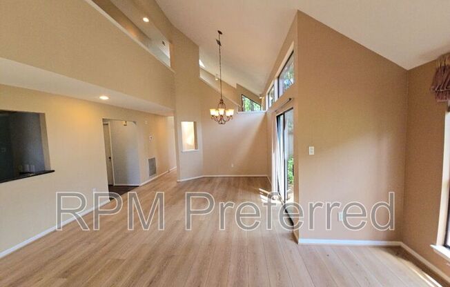 25 N MOSSROCK RD