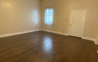 3 beds, 2 baths, 1,300 sqft, $1,950, Unit Unit 622