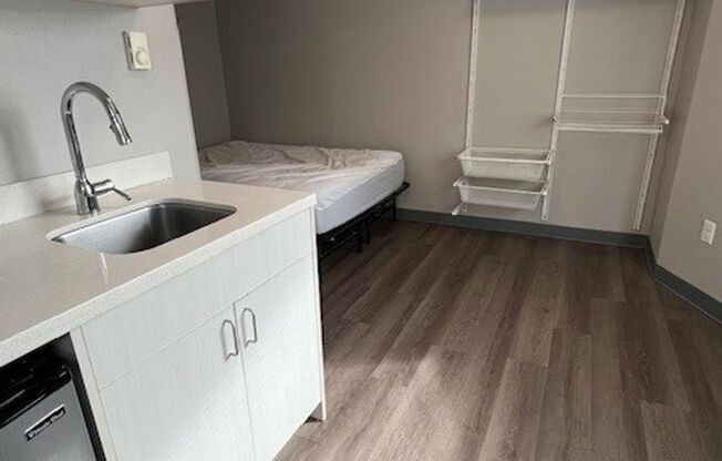 Studio, 1 bath, 172 sqft, $825, Unit C5