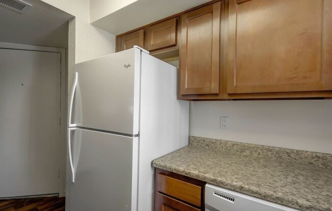 2 beds, 2 baths, 984 sqft, $1,650, Unit 140