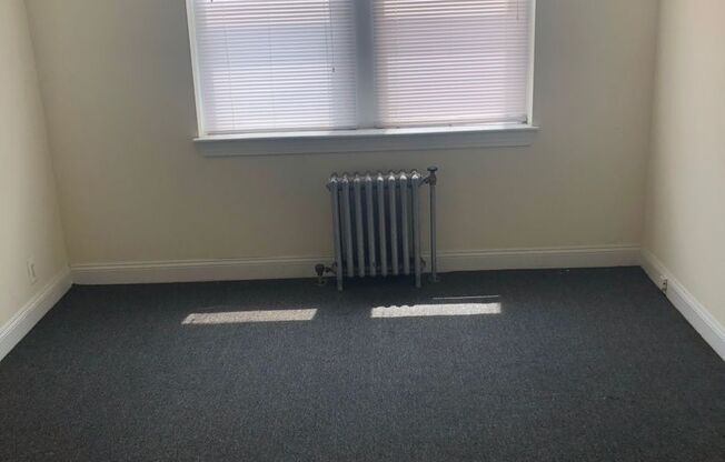 2 beds, 1 bath, 558 sqft, $1,395, Unit 1-C