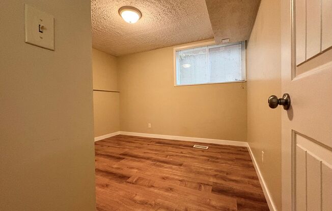 2 beds, 1 bath, 1,000 sqft, $1,195, Unit Unit 7