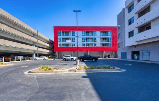 495 Promenade Ave