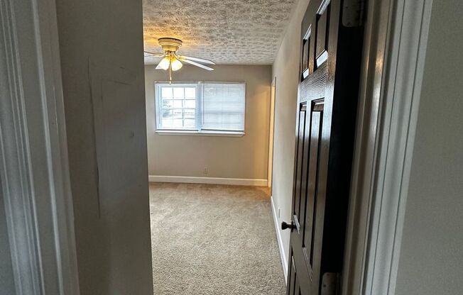 1 bed, 1 bath, 400 sqft, $950, Unit 2