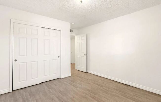 2 beds, 1 bath, 900 sqft, $1,025, Unit 122