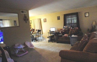 3 beds, 2 baths, $1,325