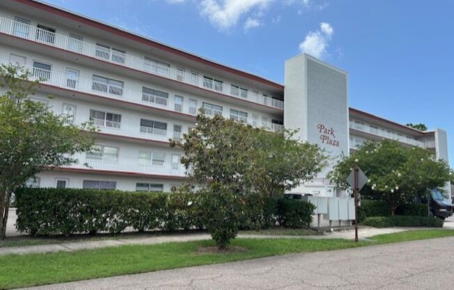 Quaint 1/1.5 condo in a great neighborhood located close to employment, beaches and shopping.