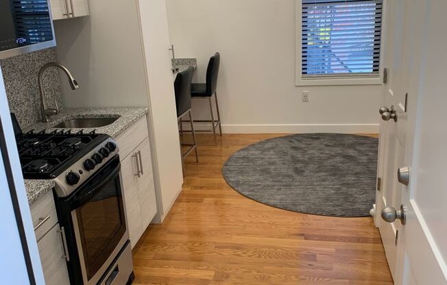 Studio, 1 bath, 9,999 sqft, $1,750, Unit 9-4