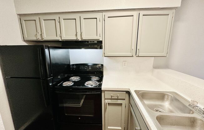 Studio, 1 bath, 500 sqft, $850, Unit 110