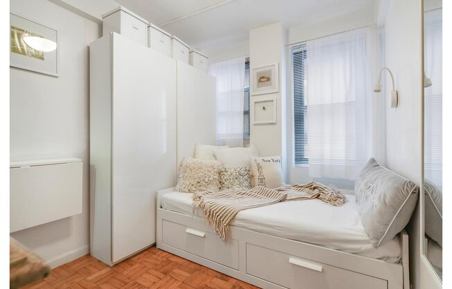 135 E 54 ST