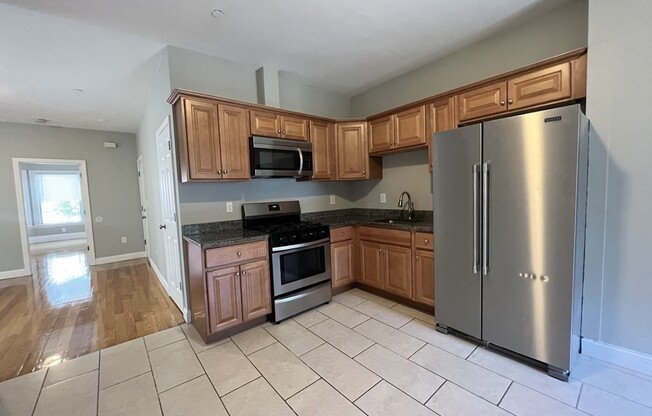 2 beds, 1 bath, 850 sqft, $2,700, Unit 1