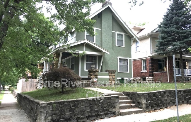 800 E 41 ST