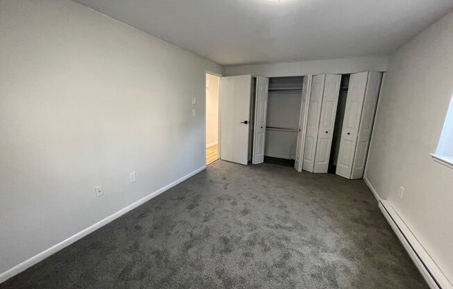 2 beds, 1 bath, $1,795, Unit F01