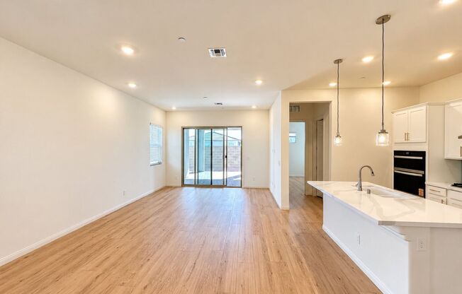 4 beds, 3 baths, $2,895