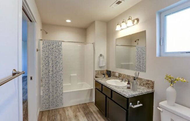 2 beds, 2 baths, 960 sqft, $1,599, Unit 1-101