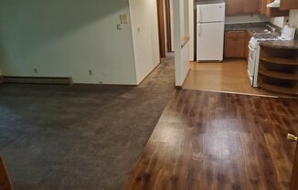 2 beds, 1 bath, $1,200, Unit '09