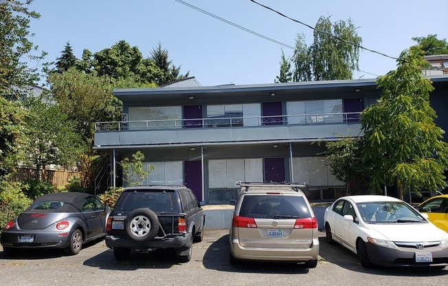 3530 WALLINGFORD AVE N