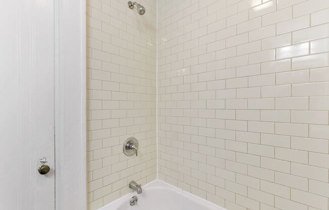 Studio, 1 bath, 413 sqft, $787, Unit 205