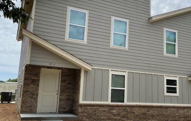 3 bed 2 bath town home in Putnam City Schools! All appliances