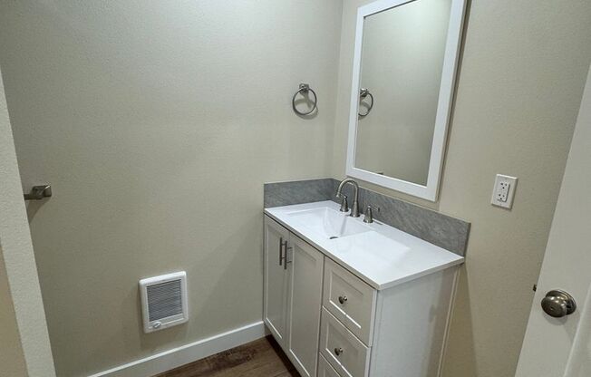 New ADU style apartment  in NE Bend
