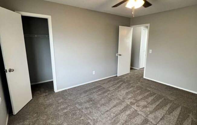 2 beds, 1.5 baths, 916 sqft, $1,090, Unit 10014-5