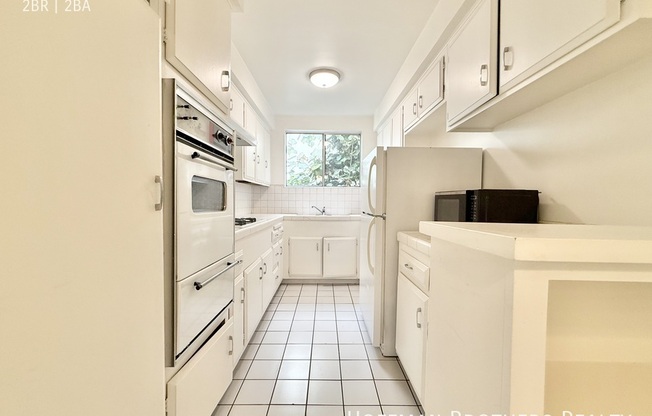 1036 N CRES HTS BLVD