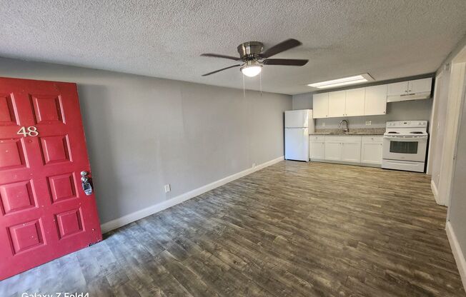 1 bed, 1 bath, 700 sqft, $1,195, Unit Unit 48