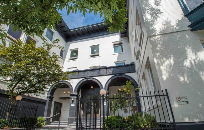 1 bed, 1 bath, 615 sqft, $1,725, Unit 203